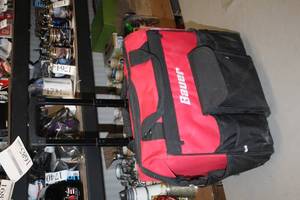 lot 85 image: Bauer 18 Rolling Tool Bag