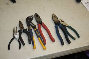lot 62 image: Lot of (6) Assorted Hand Tools - Pliers, Needlenose Pliers, Channel Lock Pliers