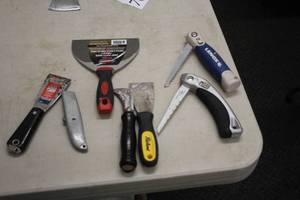lot 68 image: Lot of (7) Assorted Hand Tools - Putty Knives, Scrapers, Utility Knives