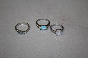 lot 99 image: Lot of (3) Womens Assorted Costume Rings