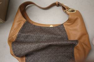 lot 161 image: Michael Kors Womens Hand Bag