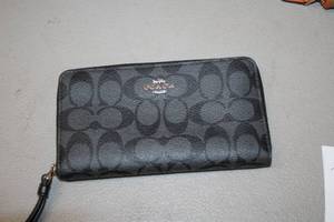 lot 158 image: Coach Womens Clutch