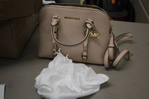 lot 162 image: Michael Kors Womens Hand Bag