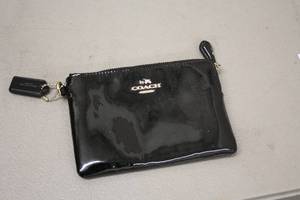 lot 157 image: Coach Womens Clutch