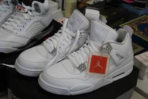 lot 173 image: Nike Air Jordan 4 Retro Size 10.5 Mens Shoes (New)