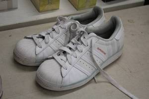lot 183 image: Adidas Size 6 Womens Shoes
