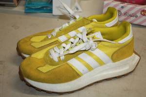lot 184 image: Adidas Size 5-12 Womens Shoes