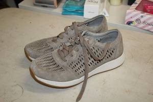 lot 181 image: Dansko Size 40 Womens Leather Shoes