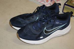 lot 192 image: Nike Downshifter Size 11 Mens Shoes