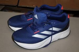 lot 201 image: Adiwear Size 9-12 Mens Shoes (New)