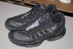 lot 199 image: Nike Airmax Size 10-12 Mens Shoes
