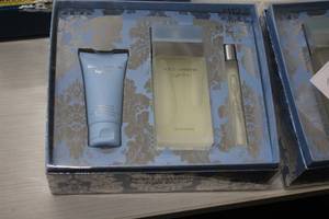 lot 218 image: Dolce Gabbana Light Blue Set - Refreshing Body Cream and Perfume