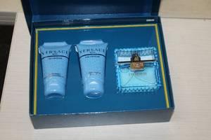 lot 228 image: Versace Man Eua Fraiche Set - Perfumed Bath&Shower Gel, After Shave Balm, Cologne