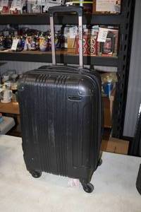 lot 257 image: Rockland Rolling Travel Case