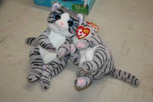 lot 308 image: Lot of (2) Ty Beanie Babies
