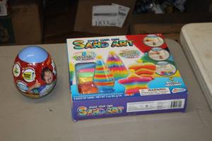 lot 298 image: Sand Art Kit, Ryans World Egg