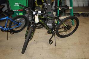 lot 1179 image: Schwinn Sidewinder 20 Mens Trail Bike 18 Black Frame