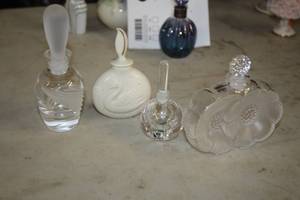 lot 344 image: Lot of (4) Assorted Perfume Bottles