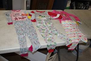 lot 356 image: Lot of (3) Size 4T Assorted Childrens Outfit Sets - Top and Bottom