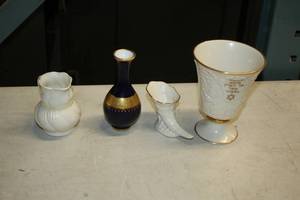 lot 334 image: Lot of (4) Assorted Collectors VasesVessels
