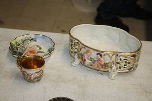 lot 322 image: Vintage Decorative China (Italy) - 2 Cup, 5-12 Dish and 8-12 Dish