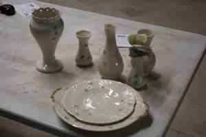 lot 317 image: Lot of (8) Shamrocks pattern Assorted Home Dcor - 8D Plate, 9-12 Platter, Vases, 6 Rose