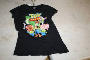 lot 372 image: Disney Pixar Toy Story 4 Size Medium T-Shirt