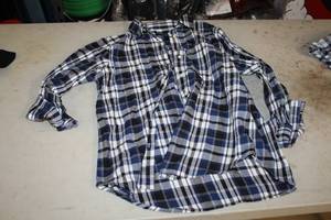 lot 366 image: Ralph Lauren Size Medium Long Sleeve Button-Up Shirt