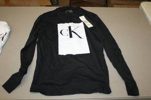 lot 362 image: Calvin Klein Size Small Long Sleeve Shirt