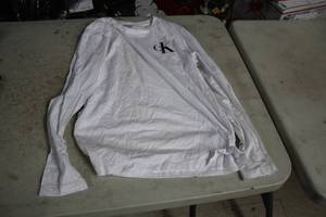 lot 361 image: Calvin Klein Size Small Long Sleeve Shirt