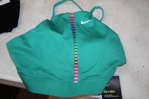 lot 398 image: Nike Size Large Womens Indy Bra