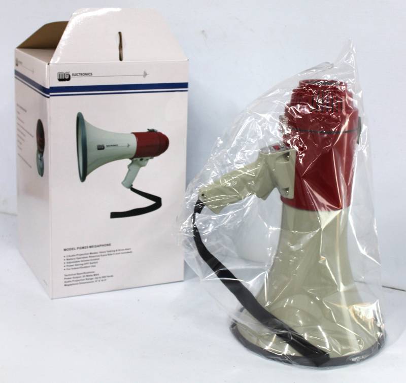 lot 36 image: Voice Talking & Siren Alert Megaphone, MC Electronics # PGM25 New In Box, Measure 9 X 15