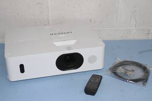 lot 23 image: Hitachi CP-WU5505 WUXGA 5000-Lumen HD Home Theater LCD Projector  Projection System