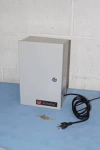 lot 29 image: Altronix ALTV248175UL 24VAC or 28VAC Eight Fuse-Protected Outputs for CCTV  Surveillance  Security Cameras