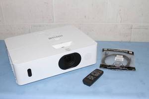 lot 48 image: Maxell MC-WU5505 WUXGA 5200-ANSI Lumen Home Theater HD Projector  Video Projection System