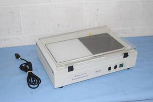 lot 112 image: Upland UVP LMW-20 UV High Intensity Ultraviolet & White Light Trans-Illuminator Transilluminator