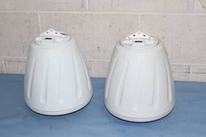 lot 76 image: Pair of SoundTube Sound Tube RS500i Hanging  Pendant Style Pro Audio Speakers with BroadBeam Tweeters