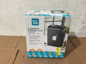 lot 235 image: Pen Gear  6 Sheet  Micro-Cut Cross Shredder
