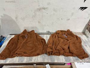 lot 164 image: Size XXL LOT OF 2 Gap Ladies Sherpa Jacket