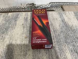 lot 174 image: Gold N Hot Professional 12 Ceramic Root Straightener
