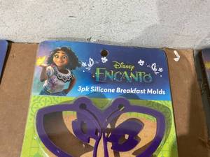 lot 292 image: LOT OF 14 Disney Encanto Breakfast Molds