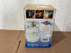 lot 623 image: Flame King 5lb Propane Tank Cylinder