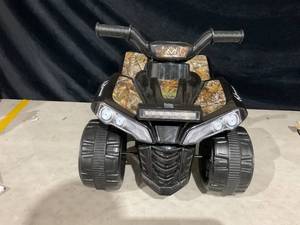 lot 366 image: Realtree 6-Volt Ride-on for Toddlers