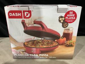 lot 374 image: Dash Pizza Griddle, Red, 12 Cooking Surface