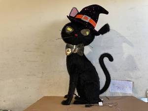 lot 24 image: 5 Pre-Lit LED Infinity Mirror Black Cat Pal Light Up Black Animated Cat Halloween Prop