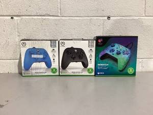 lot 588 image: LOT OF 3 XBOX Wired Controllers