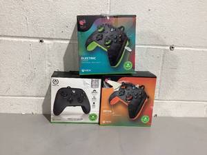 lot 590 image: LOT OF 3 XBOX Wired Controllers