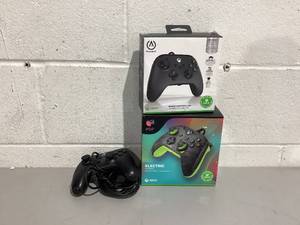lot 600 image: LOT OF 3 XBOX Wired Controllers