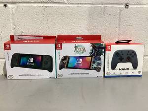 lot 602 image: 2 Split Pad Pros  1 Enhanced Wireless Controller for Nintendo Switch
