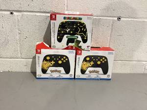lot 603 image: LOT OF 3 Wireless Game Controllers for Nintendo Switch